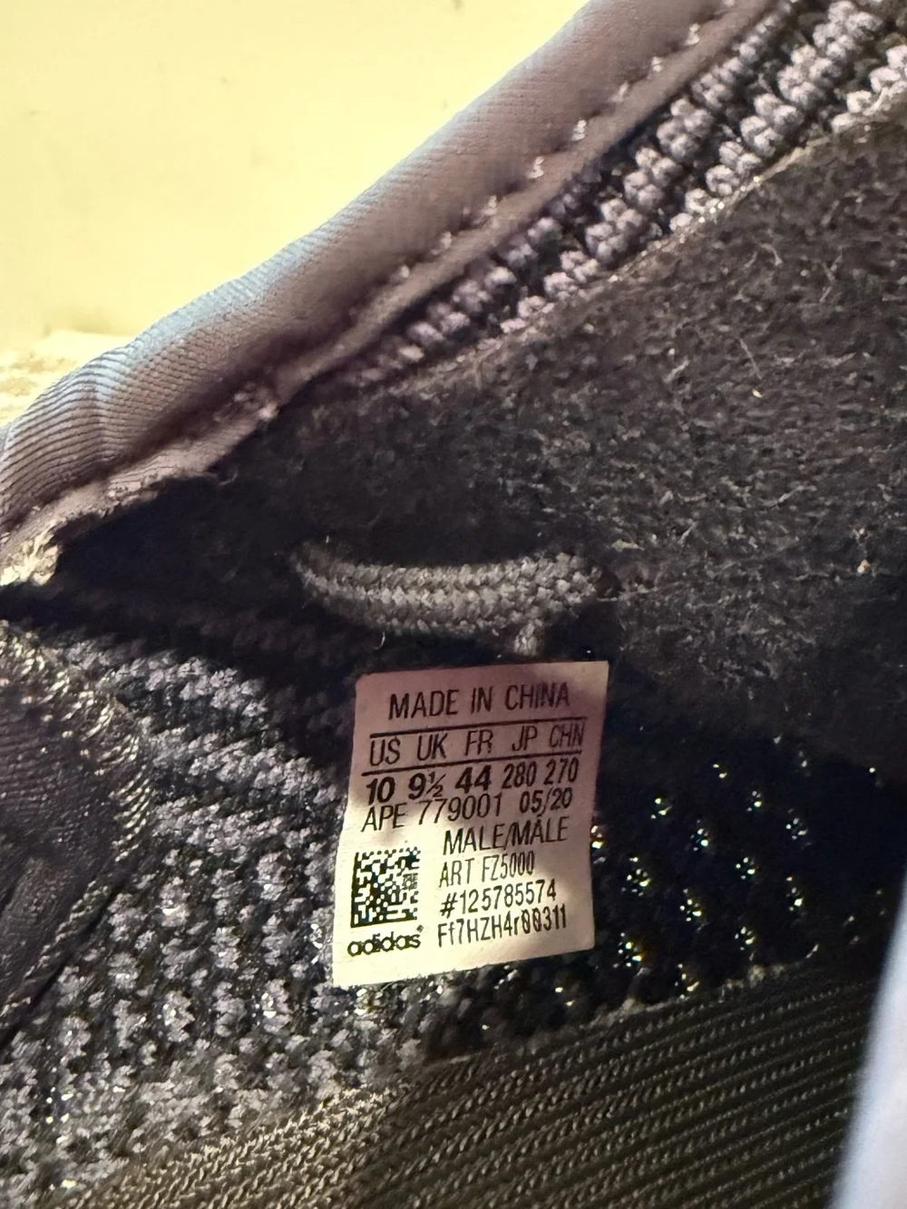 adidas Men's Yeezy Boost 350 V2 Shoes